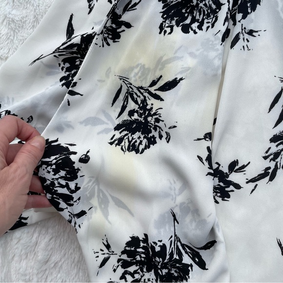 Lush Nordstrom Womens open jacket sz small white black floral - Picture 6 of 6